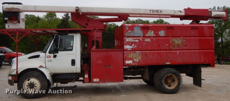 image for item IL9335 2007 International 4300  forestry bucket truck