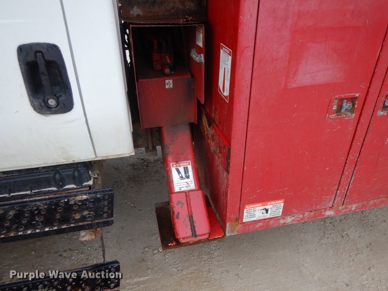 image for item IL9335 2007 International 4300  forestry bucket truck