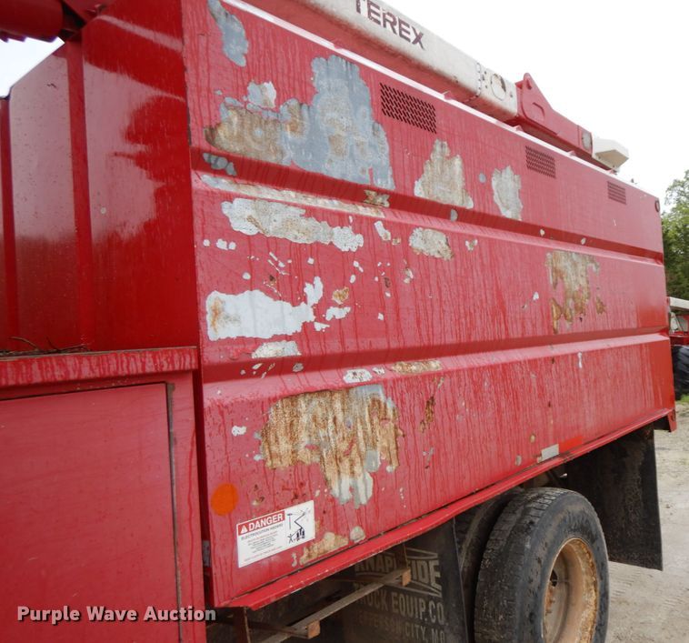 image for item IL9335 2007 International 4300  forestry bucket truck