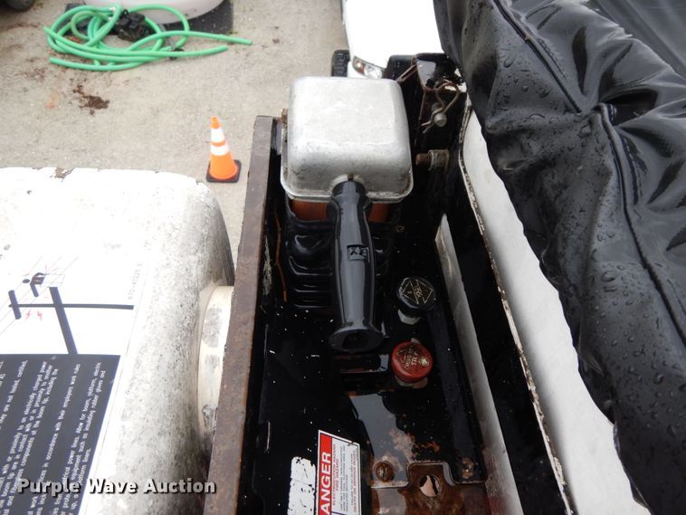 image for item IL9335 2007 International 4300  forestry bucket truck