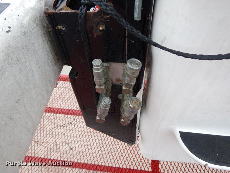 image for item IL9335 2007 International 4300  forestry bucket truck