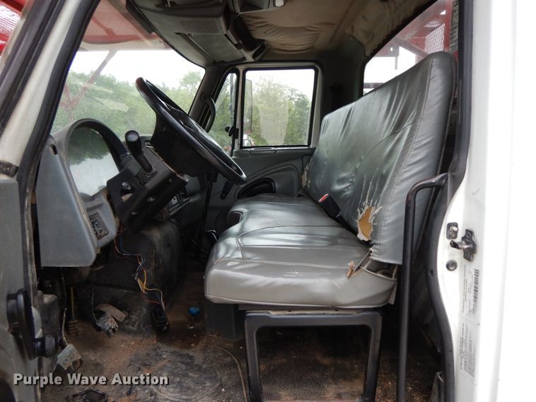 image for item IL9335 2007 International 4300  forestry bucket truck