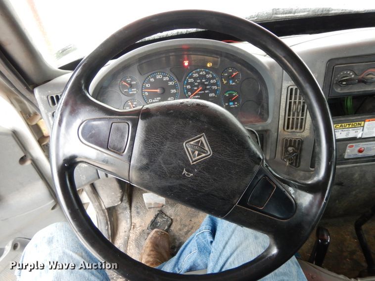 image for item IL9335 2007 International 4300  forestry bucket truck