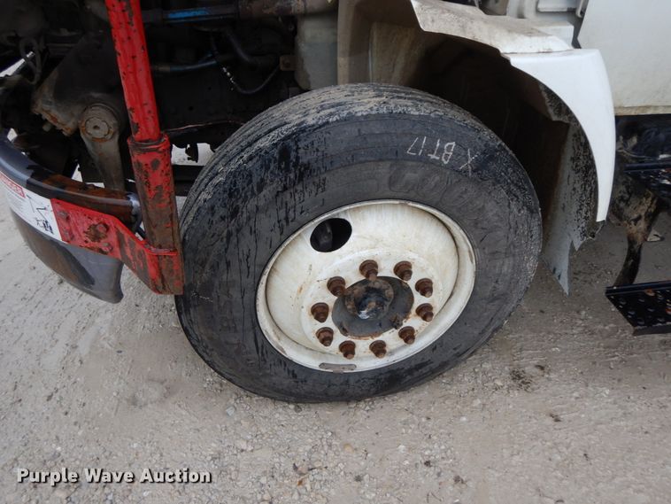 image for item IL9335 2007 International 4300  forestry bucket truck