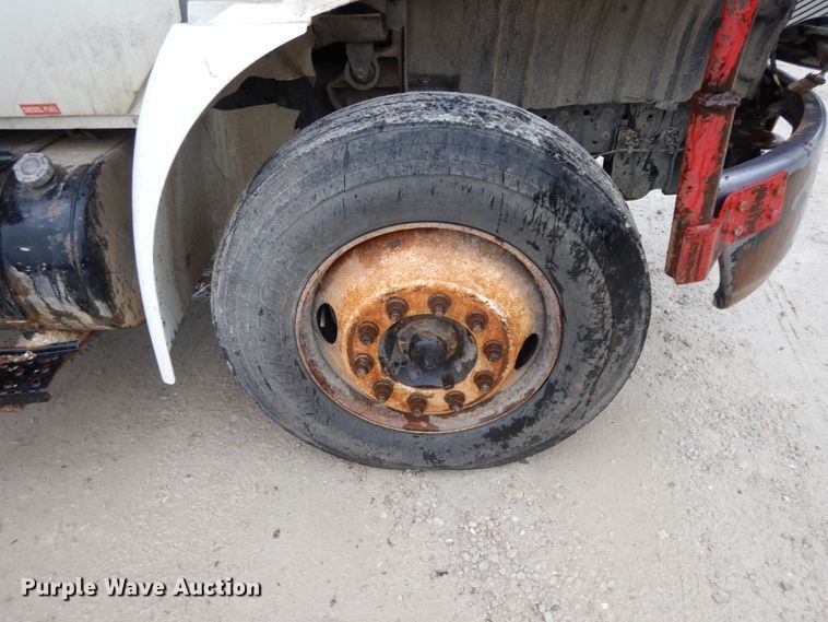 image for item IL9335 2007 International 4300  forestry bucket truck