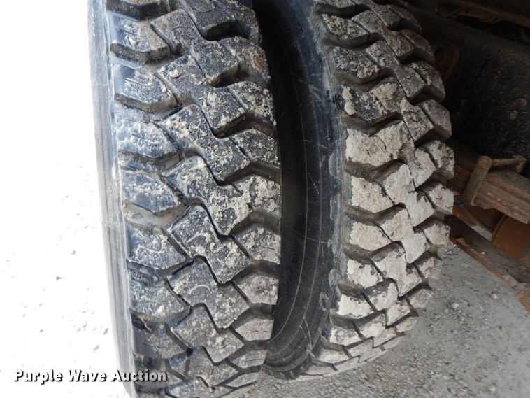 image for item IL9335 2007 International 4300  forestry bucket truck