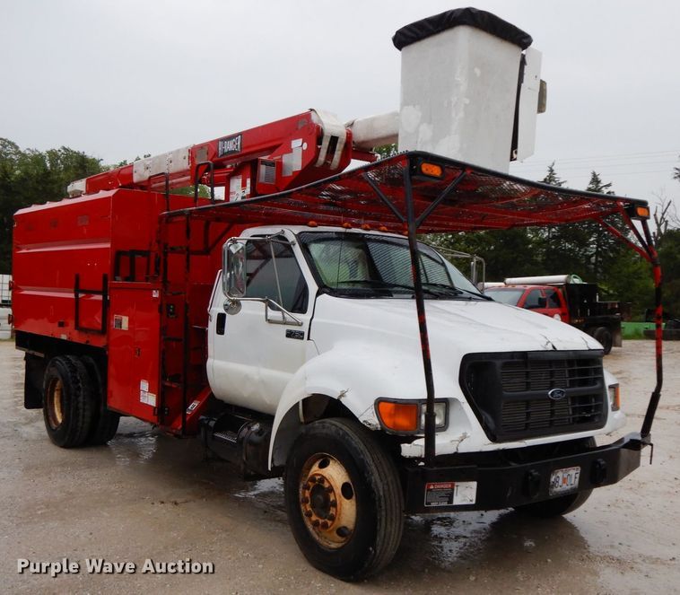 image for item IL9337 2000 Ford F750 Super Duty XL  forestry bucket truck