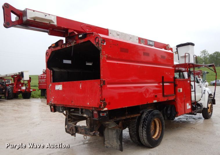 image for item IL9337 2000 Ford F750 Super Duty XL  forestry bucket truck