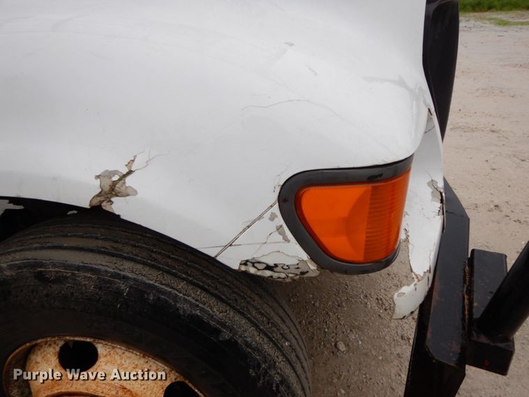 image for item IL9337 2000 Ford F750 Super Duty XL  forestry bucket truck