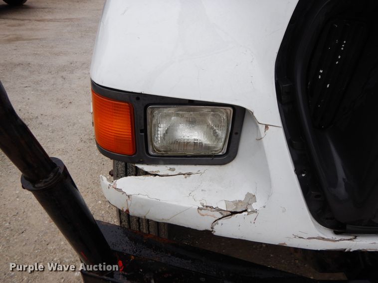 image for item IL9337 2000 Ford F750 Super Duty XL  forestry bucket truck