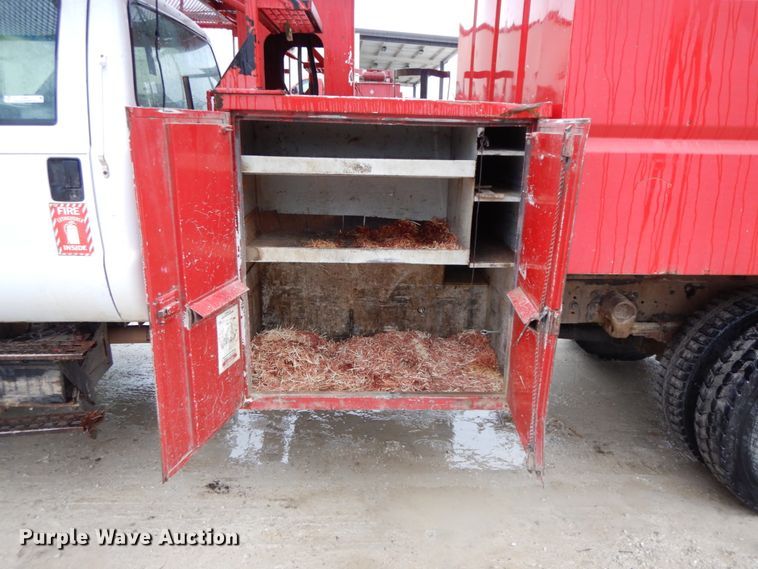 image for item IL9337 2000 Ford F750 Super Duty XL  forestry bucket truck