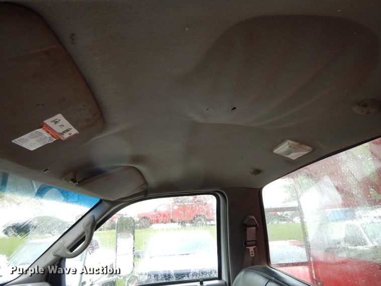 image for item IL9337 2000 Ford F750 Super Duty XL  forestry bucket truck