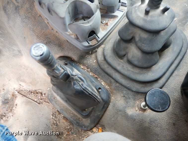 image for item IL9337 2000 Ford F750 Super Duty XL  forestry bucket truck