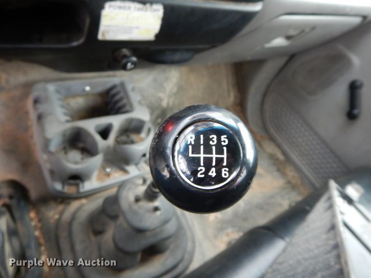 image for item IL9337 2000 Ford F750 Super Duty XL  forestry bucket truck