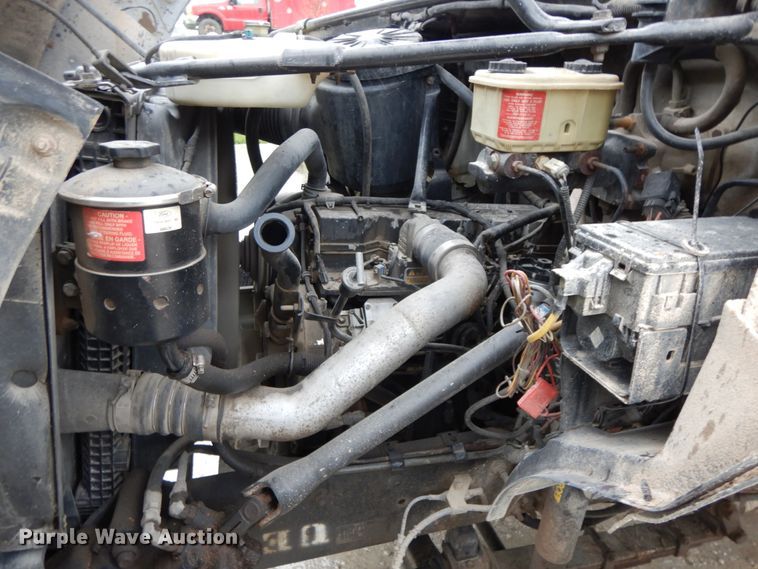 image for item IL9337 2000 Ford F750 Super Duty XL  forestry bucket truck