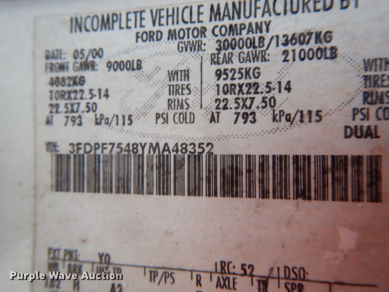 image for item IL9337 2000 Ford F750 Super Duty XL  forestry bucket truck