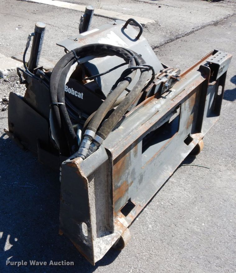 image for item IL9338 2011 Bobcat 24PLA cold planer