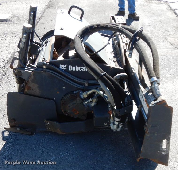 image for item IL9338 2011 Bobcat 24PLA cold planer