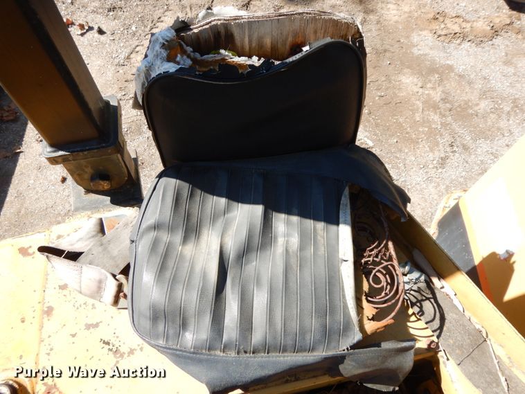 image for item IL9340 Hyster C530A  pneumatic roller