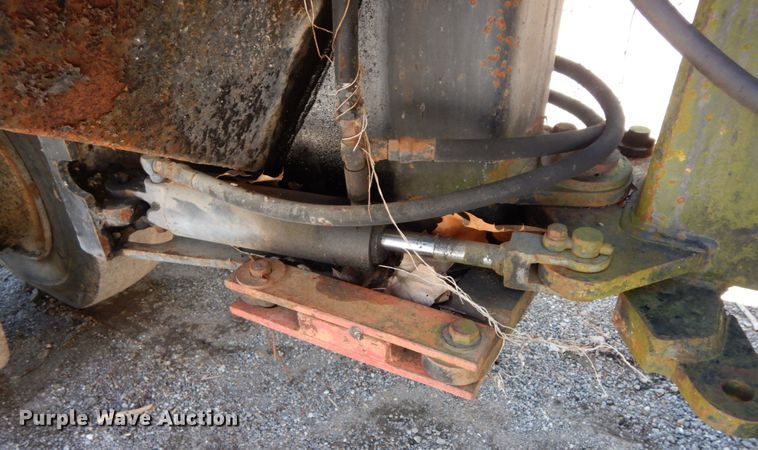 image for item IL9340 Hyster C530A  pneumatic roller