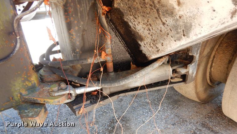 image for item IL9340 Hyster C530A  pneumatic roller