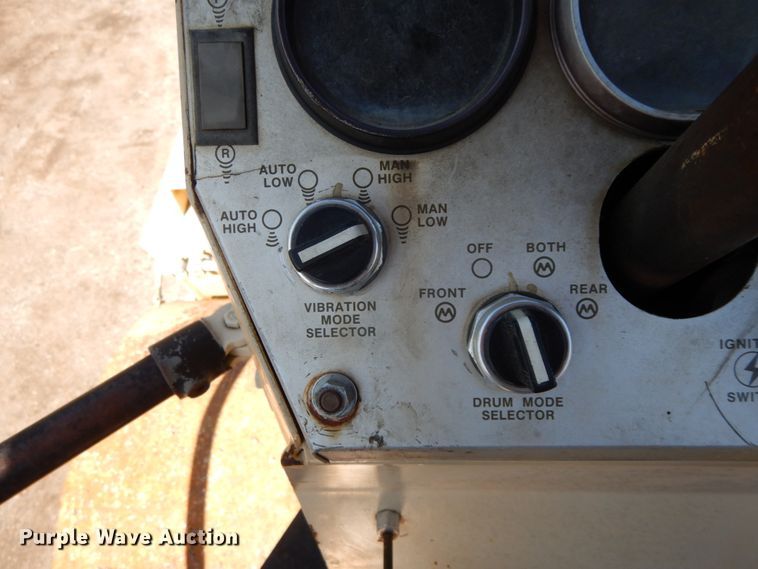 image for item IL9341 1988 Ingersoll Rand DD65  double drum vibratory roller