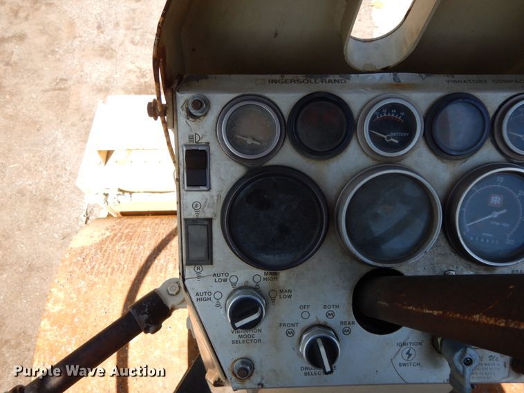 image for item IL9341 1988 Ingersoll Rand DD65  double drum vibratory roller