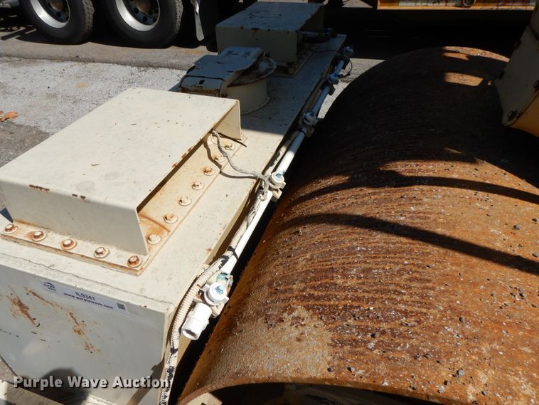 image for item IL9341 1988 Ingersoll Rand DD65  double drum vibratory roller