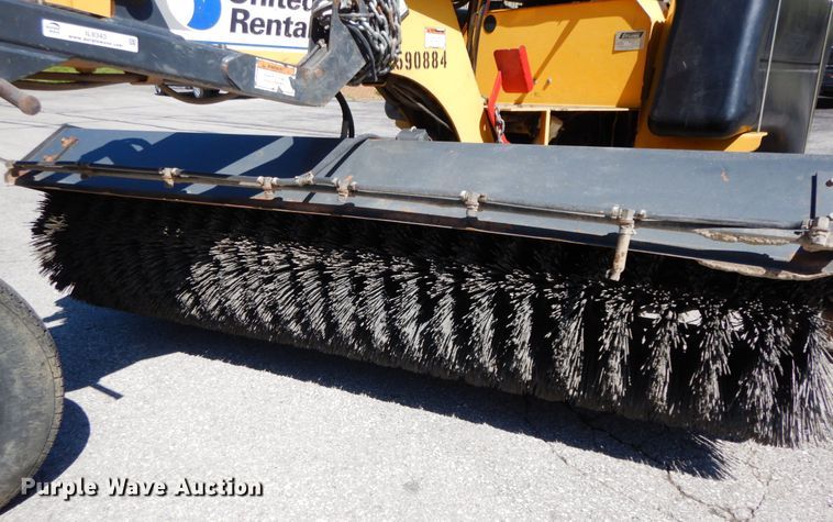 image for item IL9343 2004 Terramite TSS38  broom