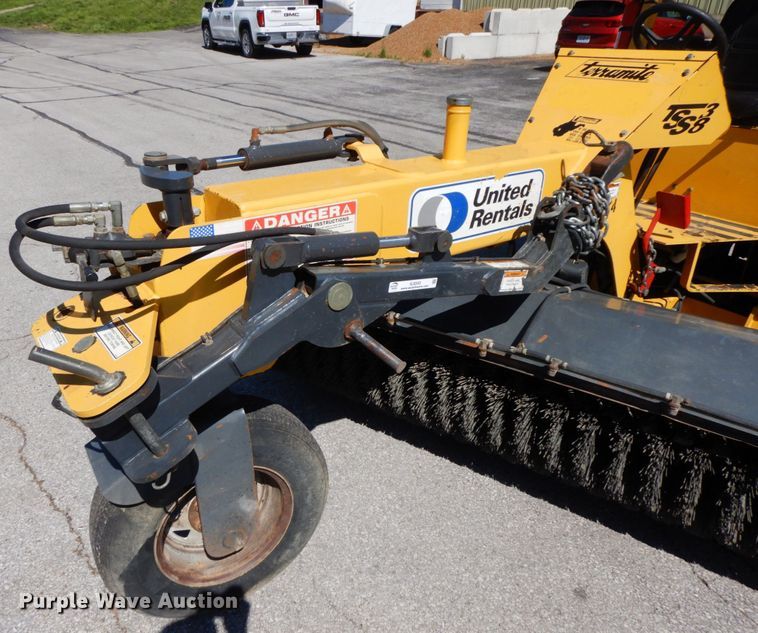 image for item IL9343 2004 Terramite TSS38  broom