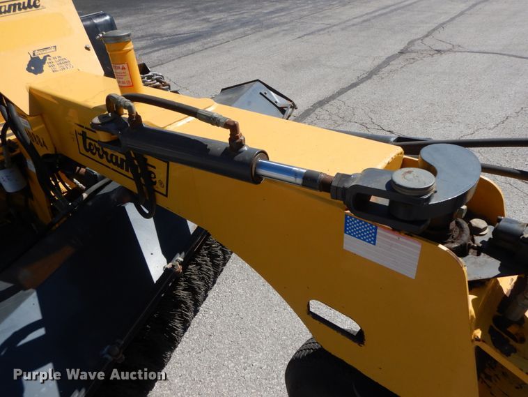 image for item IL9343 2004 Terramite TSS38  broom