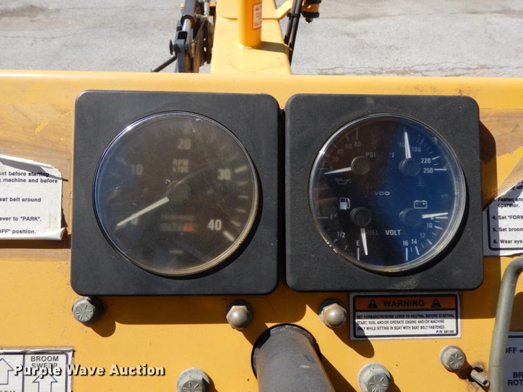 image for item IL9343 2004 Terramite TSS38  broom