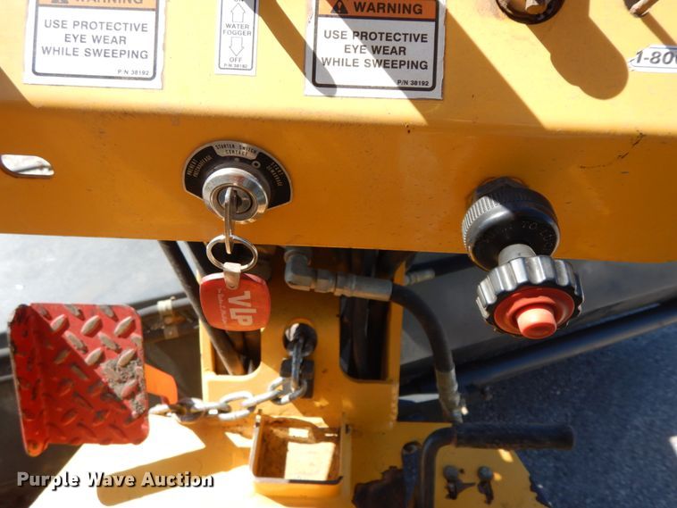 image for item IL9343 2004 Terramite TSS38  broom