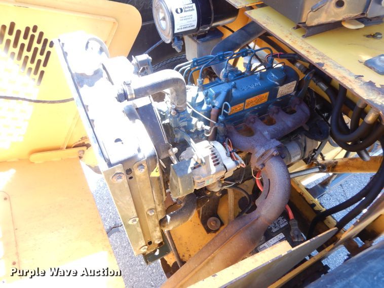 image for item IL9343 2004 Terramite TSS38  broom