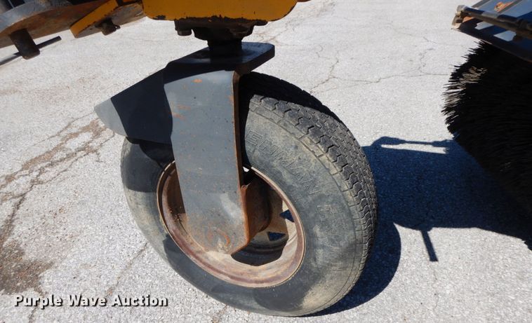 image for item IL9343 2004 Terramite TSS38  broom