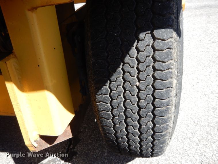 image for item IL9343 2004 Terramite TSS38  broom