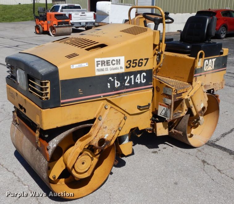 image for item IL9344 1998 Caterpillar CB-214C  double drum vibratory roller
