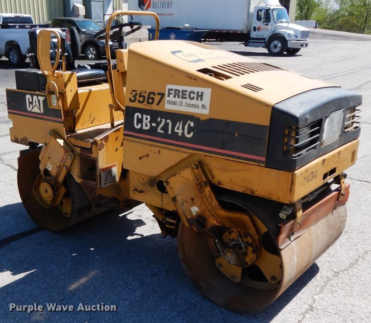 image for item IL9344 1998 Caterpillar CB-214C  double drum vibratory roller