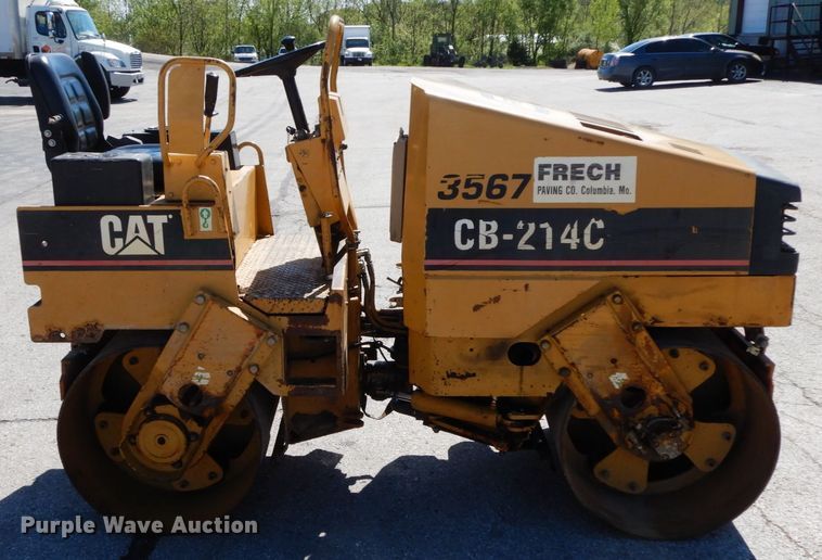 image for item IL9344 1998 Caterpillar CB-214C  double drum vibratory roller