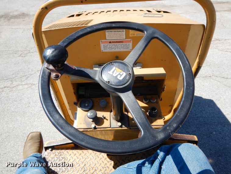 image for item IL9344 1998 Caterpillar CB-214C  double drum vibratory roller