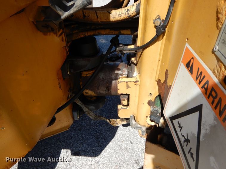 image for item IL9344 1998 Caterpillar CB-214C  double drum vibratory roller