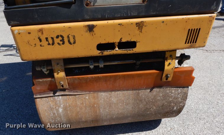 image for item IL9344 1998 Caterpillar CB-214C  double drum vibratory roller