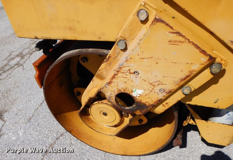 image for item IL9344 1998 Caterpillar CB-214C  double drum vibratory roller