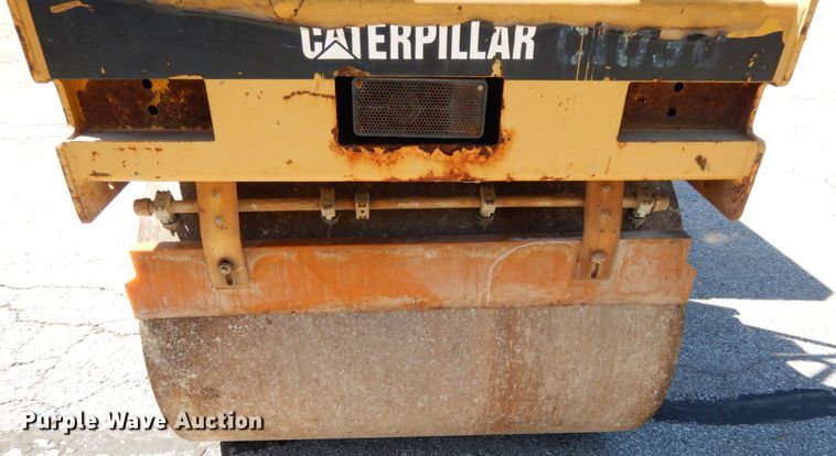 image for item IL9344 1998 Caterpillar CB-214C  double drum vibratory roller