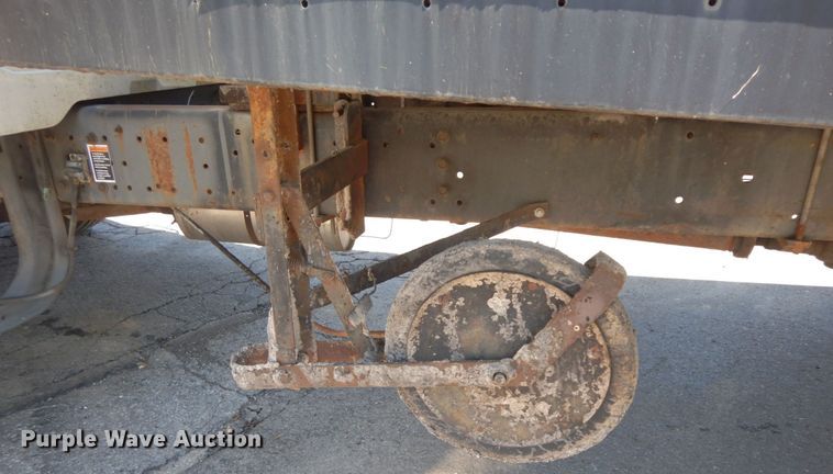 image for item IL9346 1993 International 4600  oil distributor truck