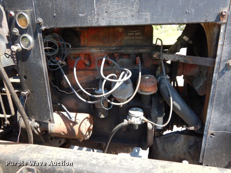 image for item IL9346 1993 International 4600  oil distributor truck