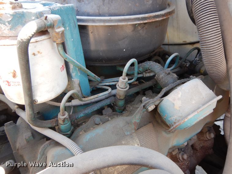 image for item IL9346 1993 International 4600  oil distributor truck