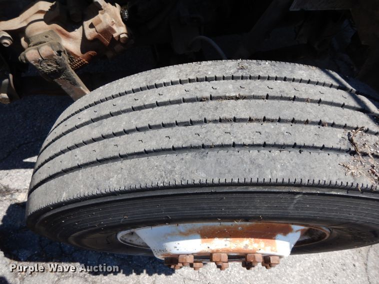 image for item IL9346 1993 International 4600  oil distributor truck