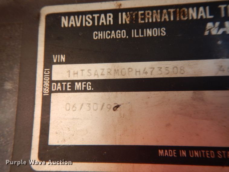 image for item IL9346 1993 International 4600  oil distributor truck