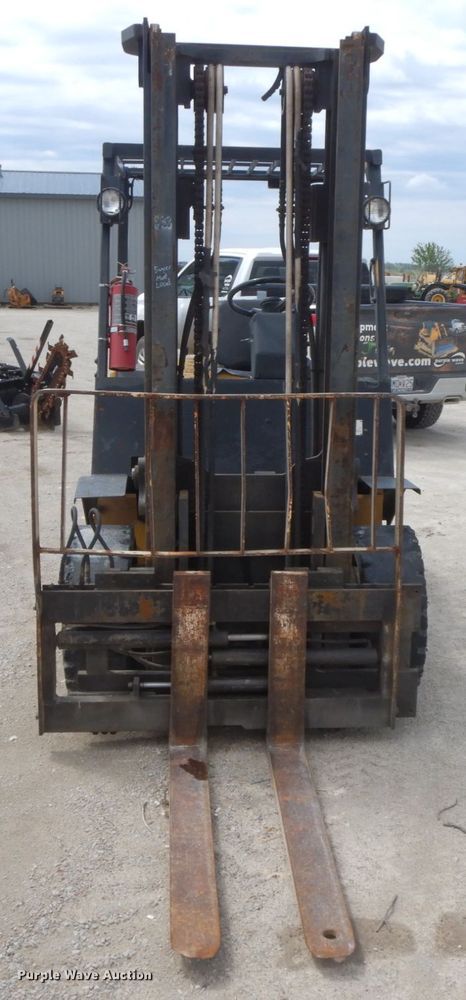 image for item IL9353 1993 Yale GLP080LFNSBY098  forklift